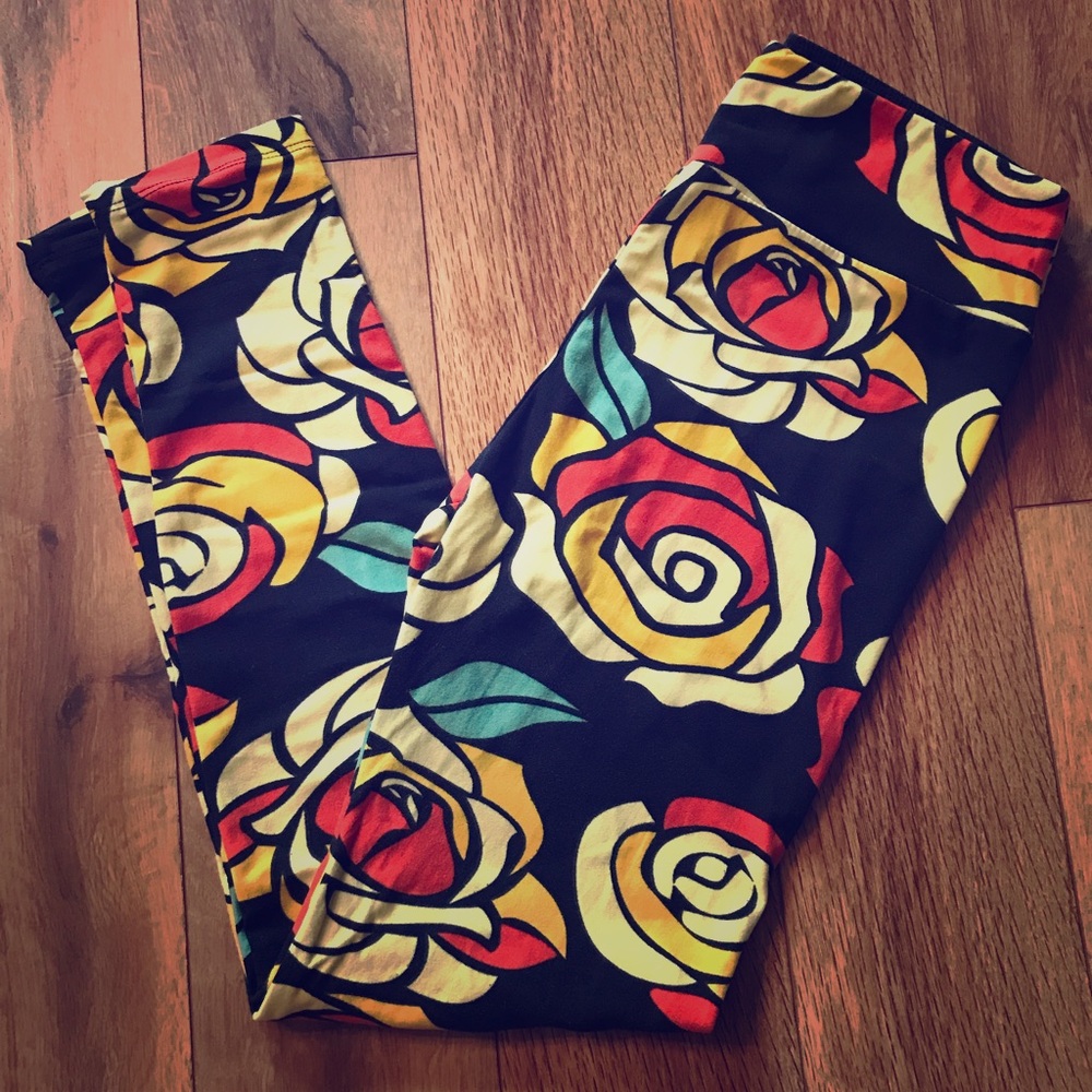 Lularoe Beauty & The Beast Rose Leggings OS